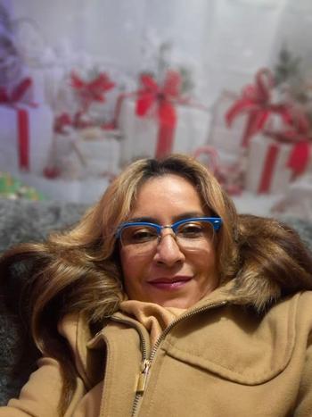 Victoria, 56  female escort, Keys