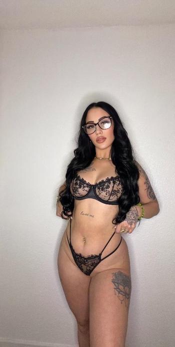 Luna, 25  female escort, Keys